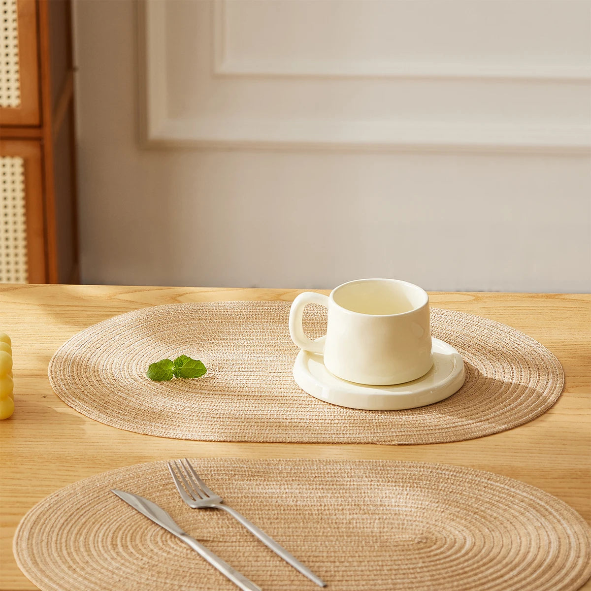 Set of 4 – Heat Resistant Washable Dining Table Mats, Non-Slip Mixed Colour Design
