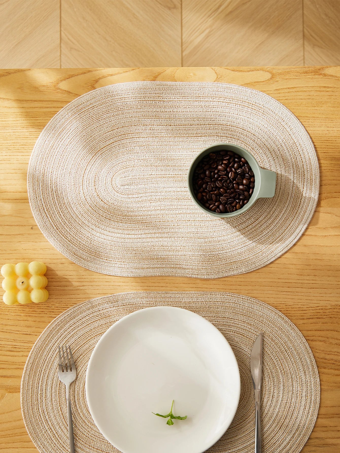 Set of 4 – Heat Resistant Washable Dining Table Mats, Non-Slip Mixed Colour Design
