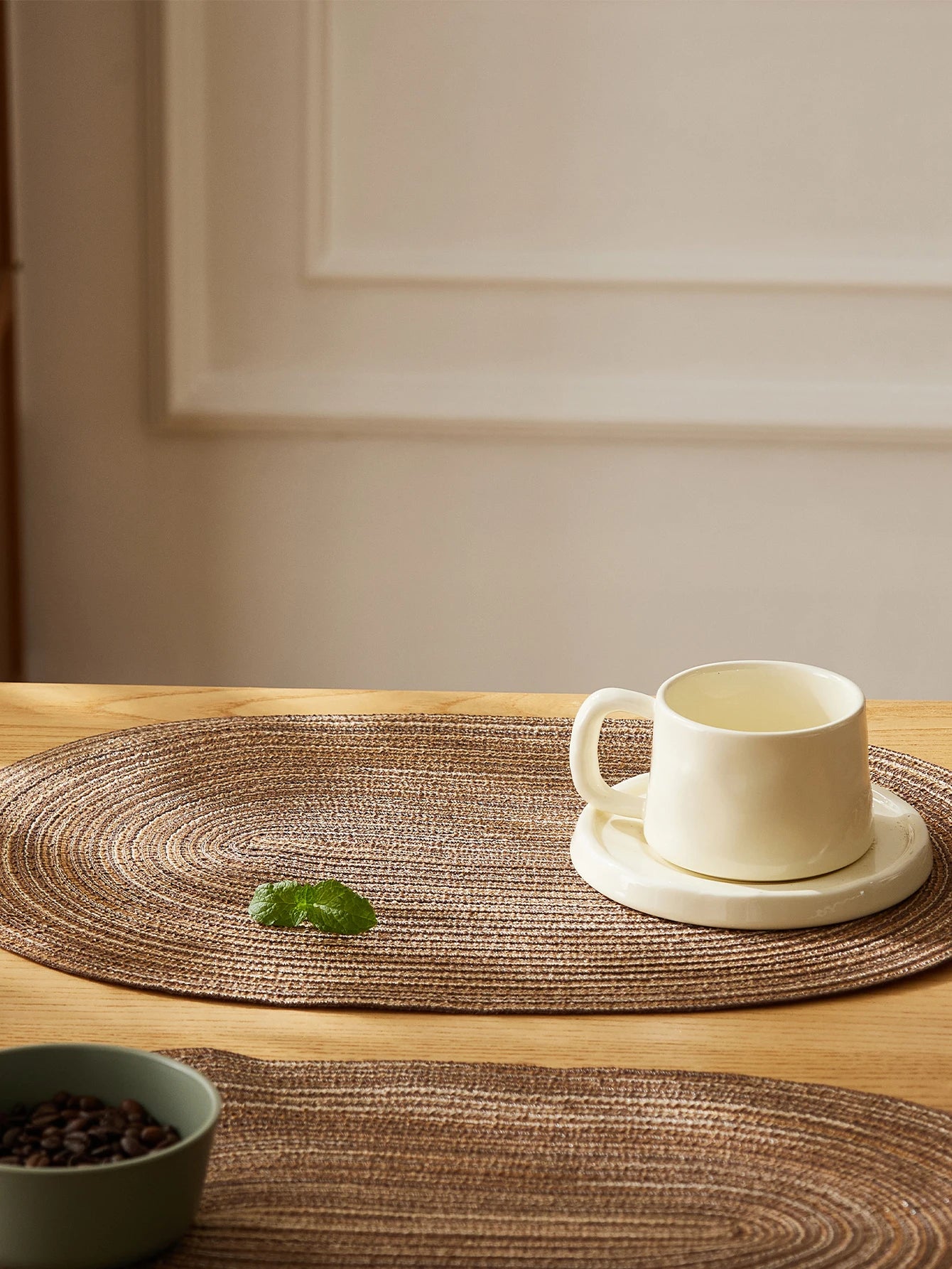 Set of 4 – Heat Resistant Washable Dining Table Mats, Non-Slip Mixed Colour Design