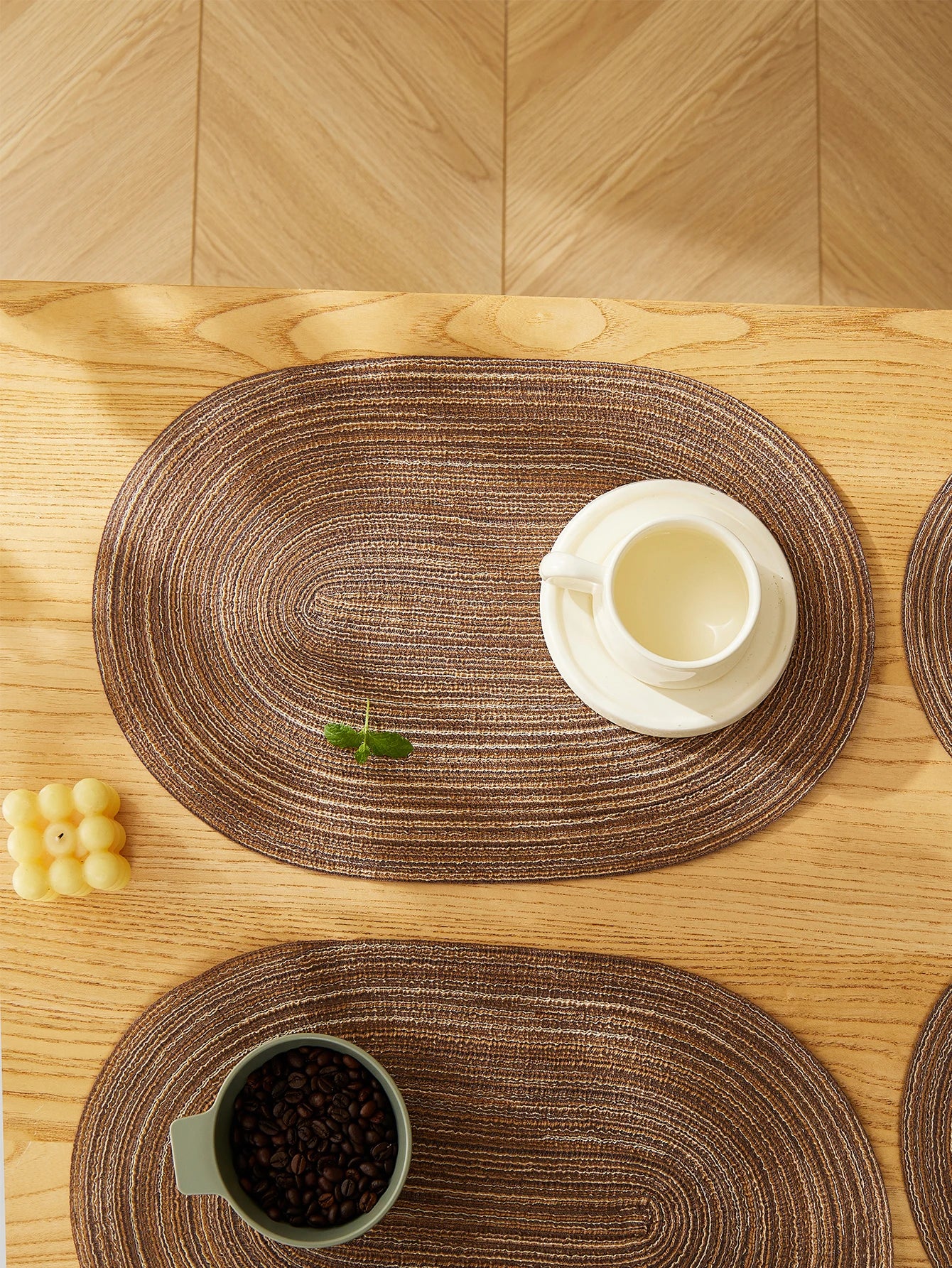 Set of 4 – Heat Resistant Washable Dining Table Mats, Non-Slip Mixed Colour Design