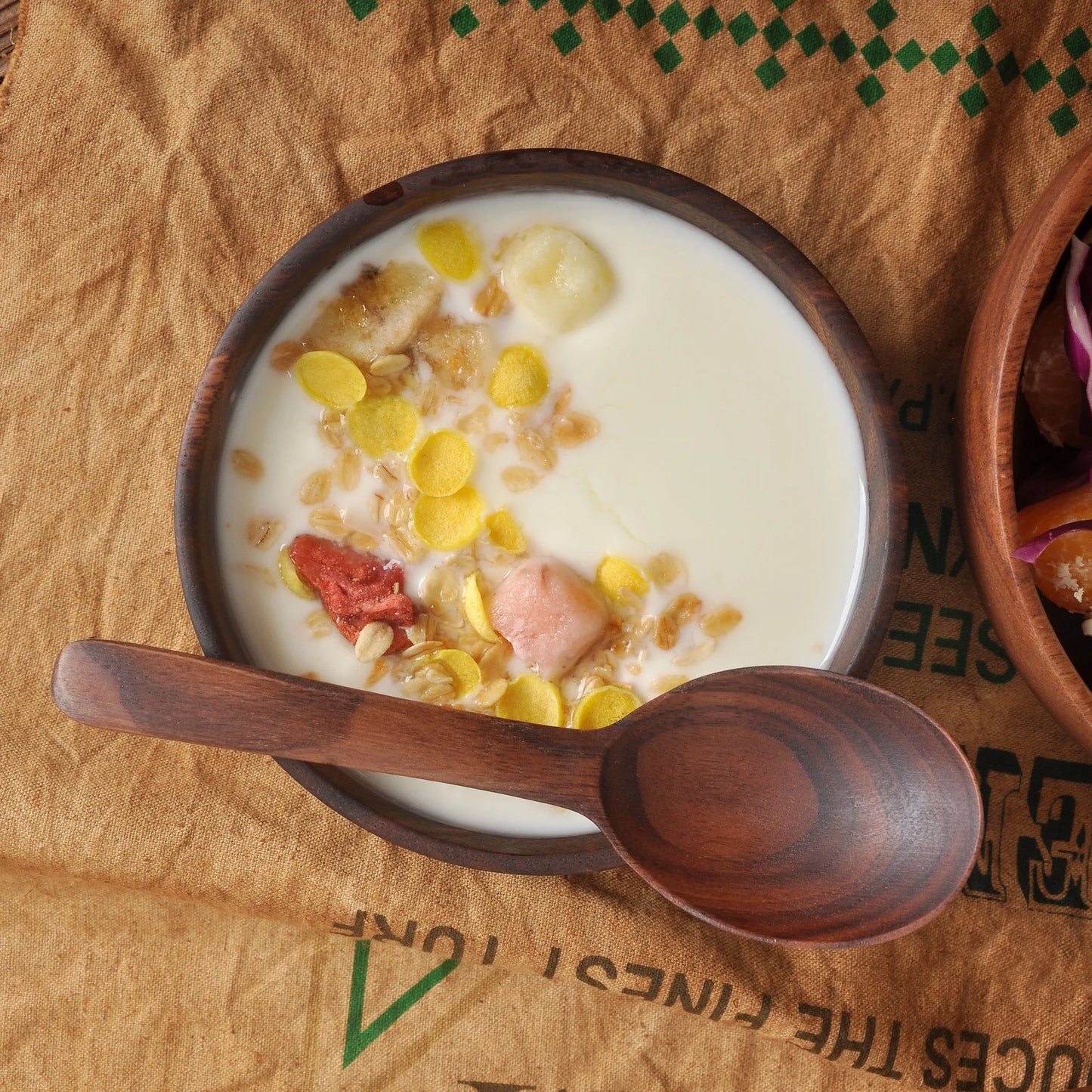 Retro Wooden Salad Bowl – Handcrafted Solid Wood Serving Bowl