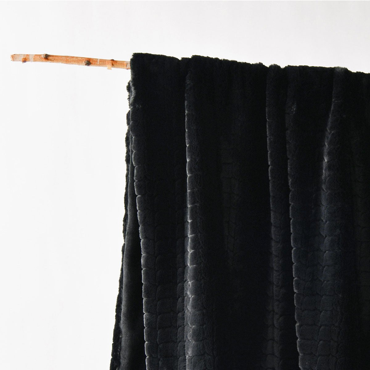 Bianca Tambar Black Faux Fur Throw Rug 130 x 170 cm | Luxury home decor and furniture by Home Decor & Co