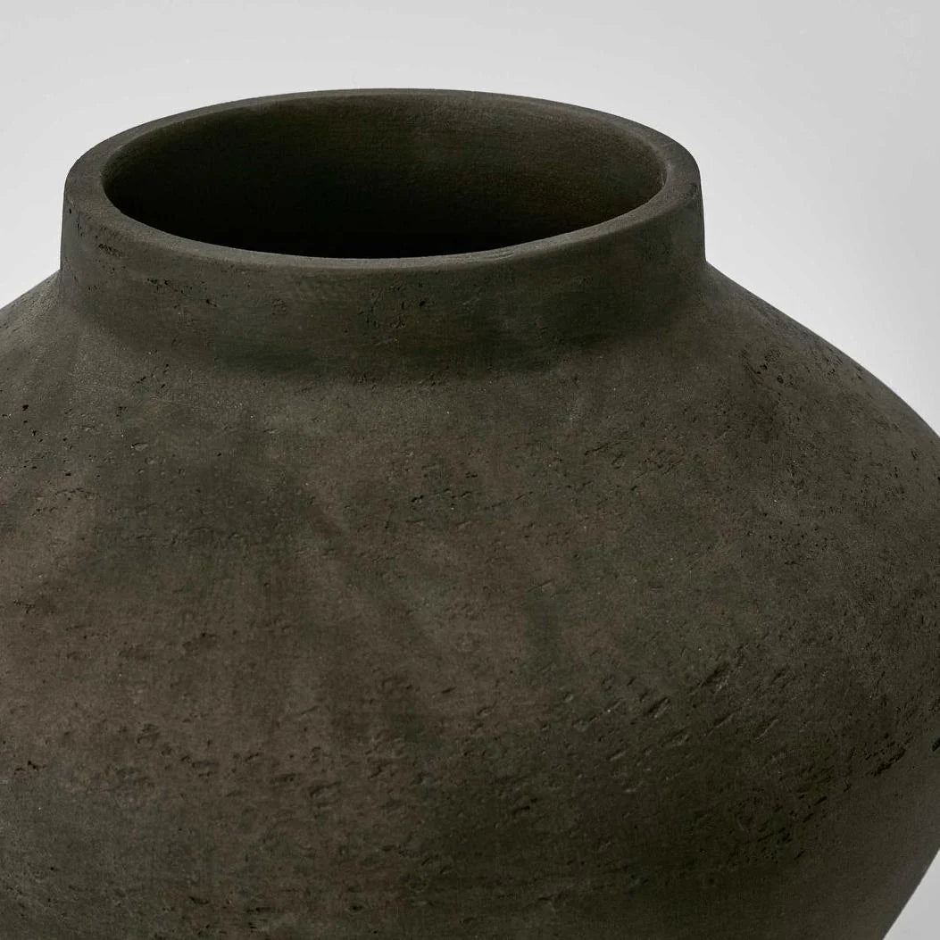 Landis Classic Medium Vase Earth Brown | Luxury home decor and furniture by Home Decor & Co
