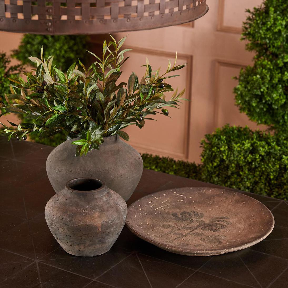 Landis Classic Medium Vase Earth Brown | Luxury home decor and furniture by Home Decor & Co