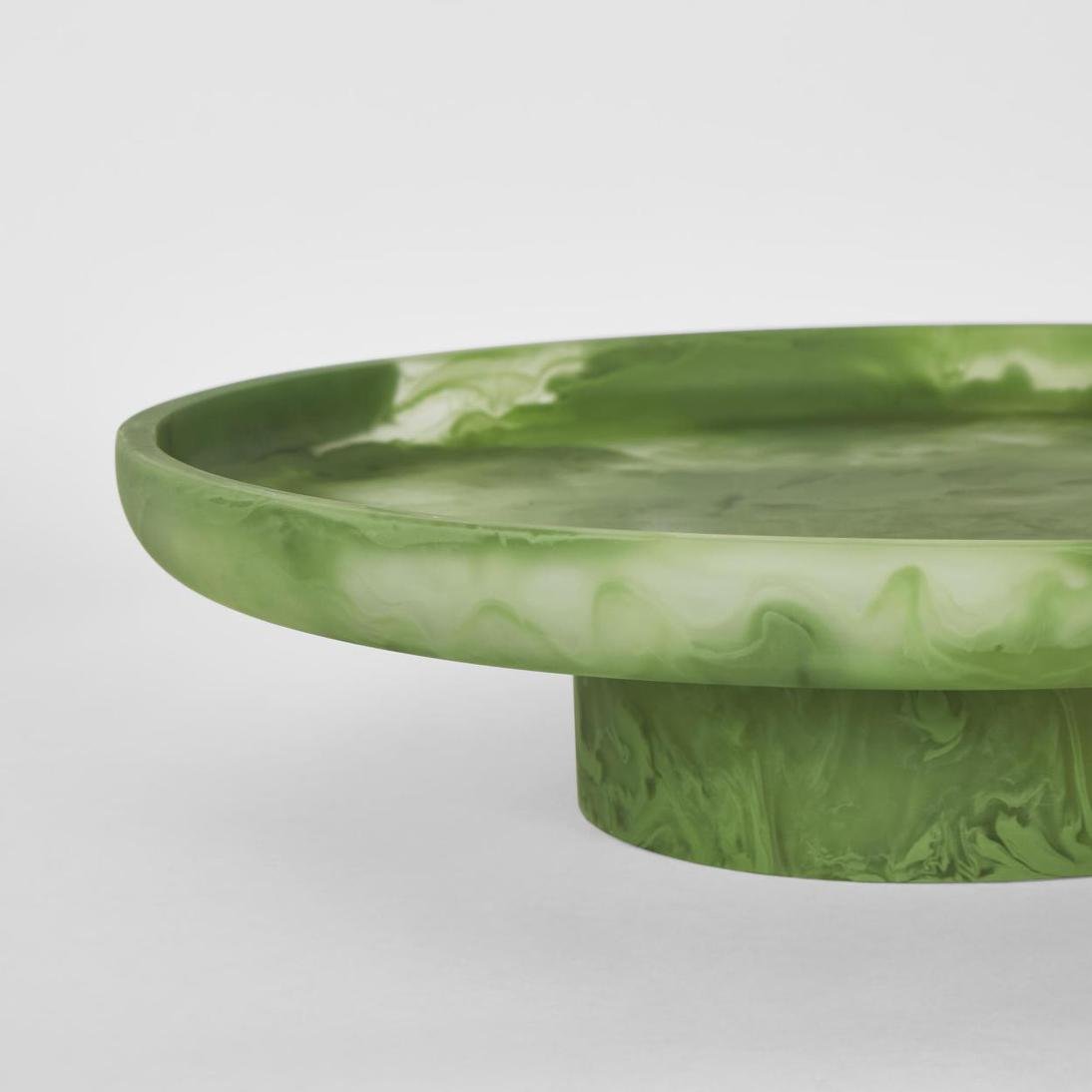 CARSON Resin Serving Platter Round on Stand Green | Luxury home decor and furniture by Home Decor & Co