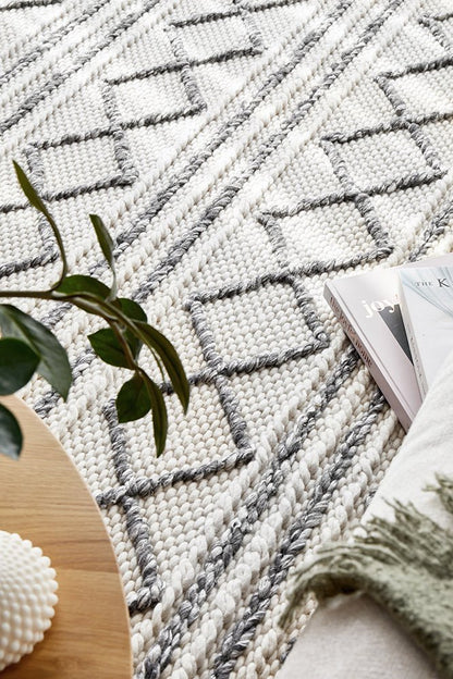 Studio Milly Textured Woollen Rug White Grey, view 3