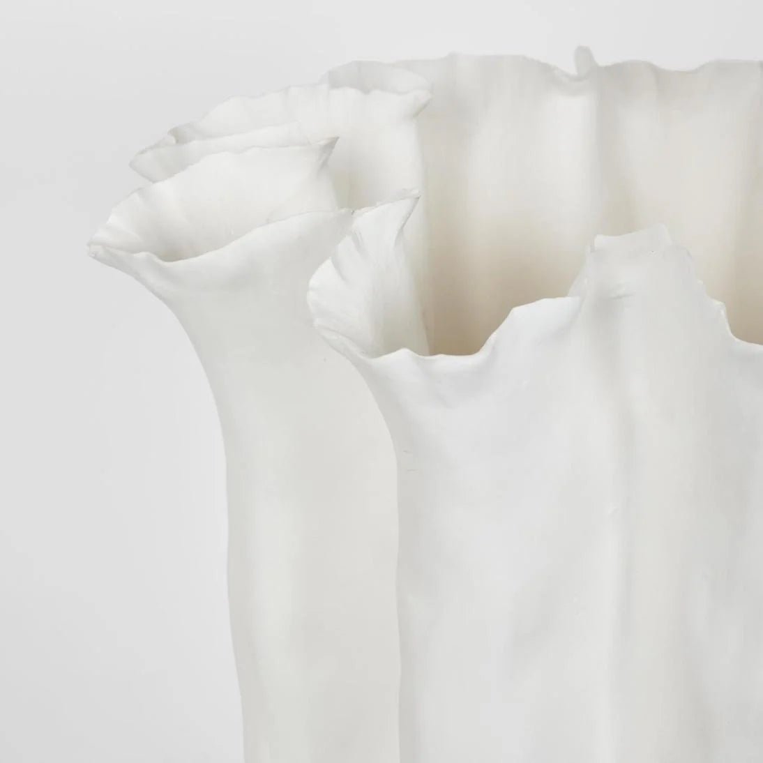 Axel Vase LGE White | Luxury home decor and furniture by Home Decor & Co