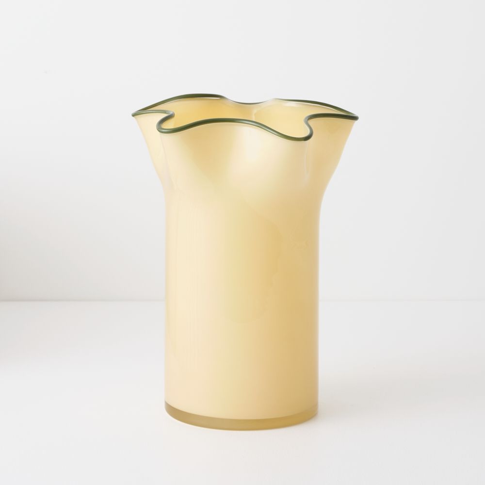 Cassis Vase in cream glass, large
